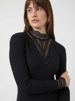 YASELLINA HOGE KRAAG TOP MET LANGE MOUWEN -YAS Verkoopwinkel 26037887 Black 006