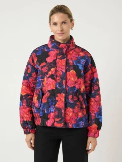 YASFIPURA GEWATTEERDE JAS