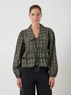 YASCINNA STRIK TOP MET LANGE MOUWEN