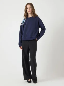 YASBLUGA MET DECORATIE SWEATSHIRT -YAS Verkoopwinkel 26039247 NavyBlazer 1231919 005